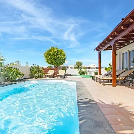 Playa Blanca Sleeps 8 Pool Air Con Wifi * Playa Blanca (Lanzarote)
