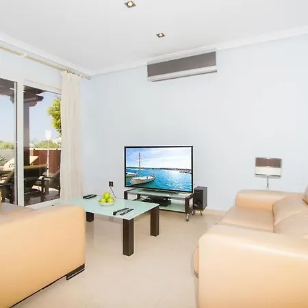 Playa Blanca Sleeps 8 Pool Air Con Wifi